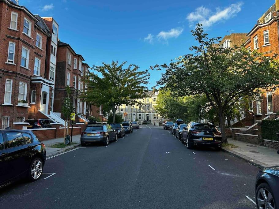 Apartamento Stylish Studio For 3 Near Regent'S Park N3 Londres Exterior foto